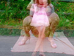 No-pan Omanko Maid Pai-chan Outdoor