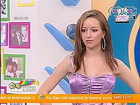 Nude TV-Show-001 Fashion Oops