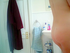 Nude wife spied in the bathroom