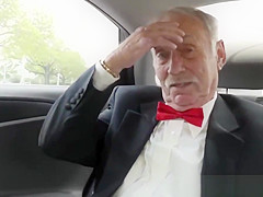 Oldvsyoung teen 18+ cockrides grandpa analy