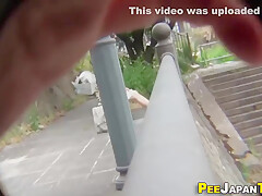 Oriental Skank Peeing