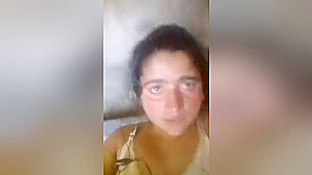 Paki Wife Shows Pussy