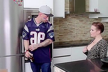 Paola Is A Smashing Woman Who Likes To Have Hardcore Sex With Pizza Delivery Guys