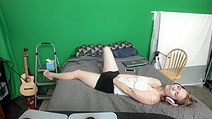 Perfect body, relaxed clit rubbing orgasm