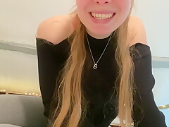 Petit Soumis Rend Visite A Fille Populaire Voici Ce Quil En Coute !