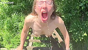 Pissing On Sexy Woman 2126