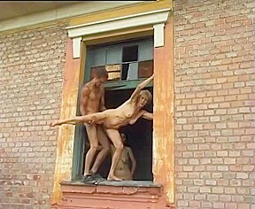 Pissy threesome