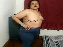 Pleasing latin whore