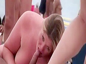 Public blowjob at the nude beach