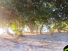 Risky Blowjob On Public Beach