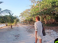 Risky Blowjob On Public Beach