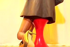 SEXYPUTA WEARING BLACK MINI SKIRT AND BLACK SEAMED NYLON STOCKINGS