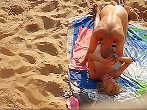 SPY HIDDEN ON THE BEACH
