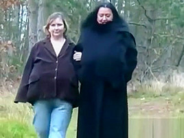 Sabrina Meloni Titsiana walking
