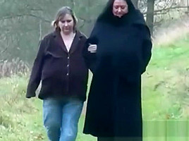 Sabrina Meloni Titsiana walking