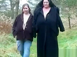 Sabrina Meloni Titsiana walking