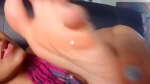 Saturno Squirt The Sexiest Latin Babe She Is A Sex Teacher Foot Worship And Her Hairy Pussy