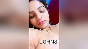 Sexy Desi Bhabhi Shows Her Boobs