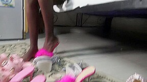 Sexy Ebony Pearl Keyshas Dangling With Different High Heels - SoloAustria
