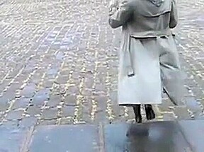 Sexy MILF in playing in pantyhose (outdoor)