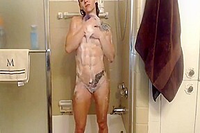 Sexy Muscle Girl Showers