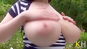 Sexy babe masturbating