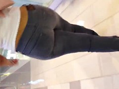 Sexy black ass in jeans