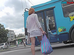 Sexy mini skirt on bubble ass in accidental upskirt