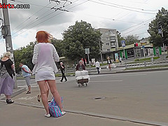 Sexy mini skirt on bubble ass in accidental upskirt