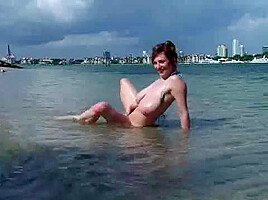 Sexytime in the Surf - Christymarks