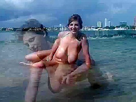 Sexytime in the Surf - Christymarks