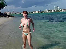 Sexytime in the Surf - Christymarks