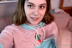 Shemale Tranny Enjoying Solo Masturbation