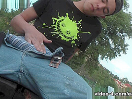Solo Web Cam - EastBoys