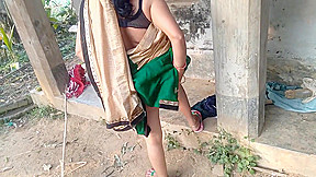 Sonali Shinha - Big Ass Bhabhi In Yellow Green Saree Fingering Pussy Outdoor Boobs Milking