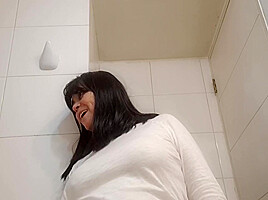 Step mom Has Sex In The Bathroom And Cums On Her Face