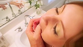 Stepdauhter Maya Kendrick fucked in the bathroom