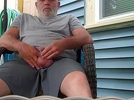 Str8 Step daddy play in backyard