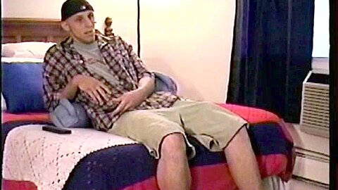 Straight amateur punk sucked by dilf