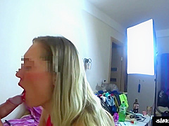Svodnaya Sestra Soblaznila Striptizom A Potom Gluboko Nachala Zaglatvat Yaica I Chlen Minet Pov