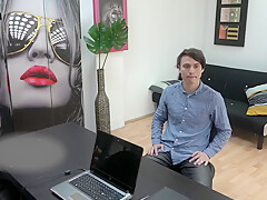 Tetonisima Itzal En Su Mejor Entrevista De Trabajo