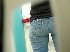 Tight tush spied on the toilet