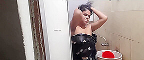 Today Exclusive- Bhabhi Bathing Video Record By Hubby