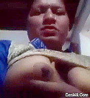 Today Exclusive- Bhabhi Play With Her Boobs