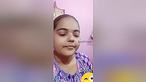 Today Exclusive- Cute Desi Girl Showing Her Boobs
