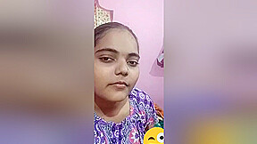 Today Exclusive- Cute Desi Girl Showing Her Boobs