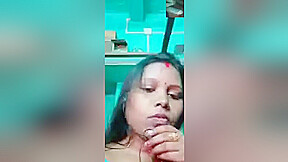Today Exclusive- Desi Bhabhi Showing Her Big Ass And Pussy 1