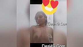Today Exclusive- Desi Gf Showing Her Boobs And Pussy On Video Call