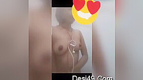 Today Exclusive- Desi Gf Showing Her Boobs And Pussy On Video Call