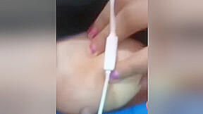 Today Exclusive- Sexy Desi Girl Showing Boobs On Video Call